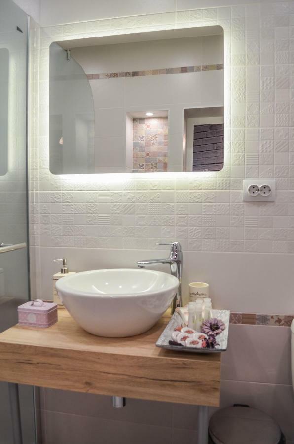 Host Housee Angel'S Apartment -2 Bedroom, 2 Bathroom In Top Centre Sofia Extérieur photo